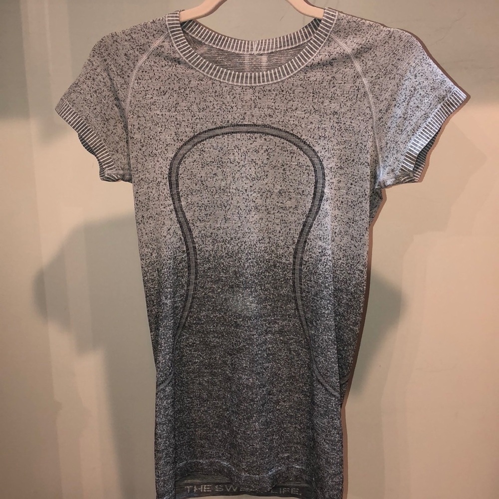 women’s lululemon compression workout shirt
